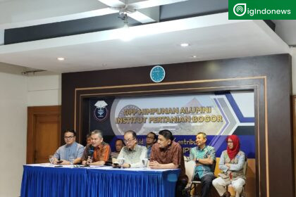 Ketua Umum DPP HA IPB Walneg Jas Bersama Sekjend Sukma Kusumajaya dan Pengurus Dalam Konfrensi Pers 27 Agustus 2024