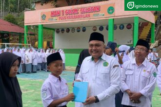 Kepala Kamenag Solok Selatan Berkah Buku Gratis Untuk Siswa Se Madrasah Di Solok Selatan