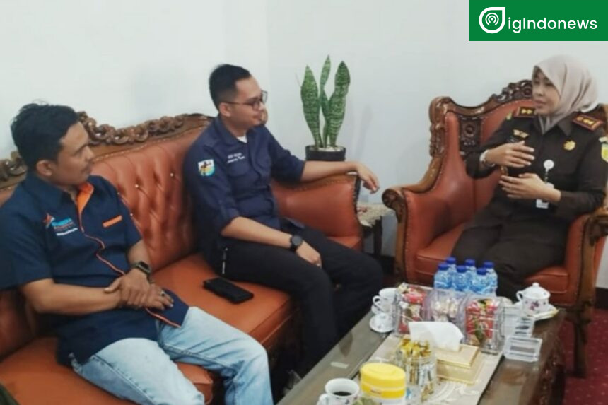 Diskusi Bersama Kepala Kajari Rina Idawani dengan Ketua KNPI Kabupaten Sijunjung dan GP Ansor Sijunjung