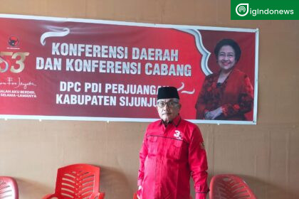 Darmon Dahlan saat hadiri Konfrensi Cabang DPC PDI Perjuangan Kabupaten Sijunjung