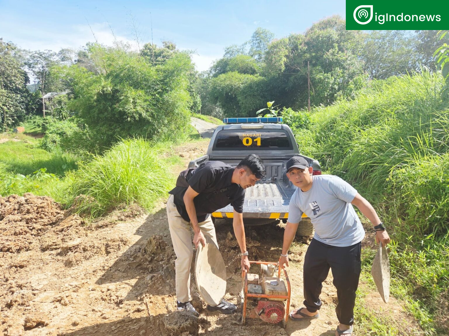 Tim Kepolisian Resort Sijunjung menyita diduga mesin yang menjadi alat bukti penambangan